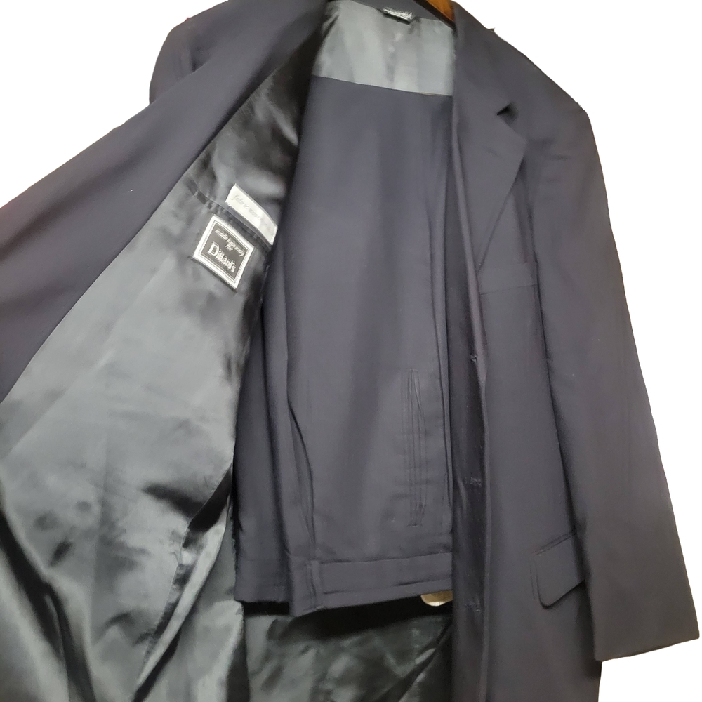Elegant Navy Men's Suit by Daniel Hechter